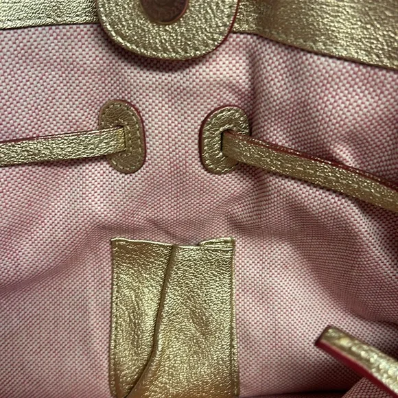 Dooney & Bourke Gold Leather shoulder satchel.  New, tag on inside - Picture 7 of 11